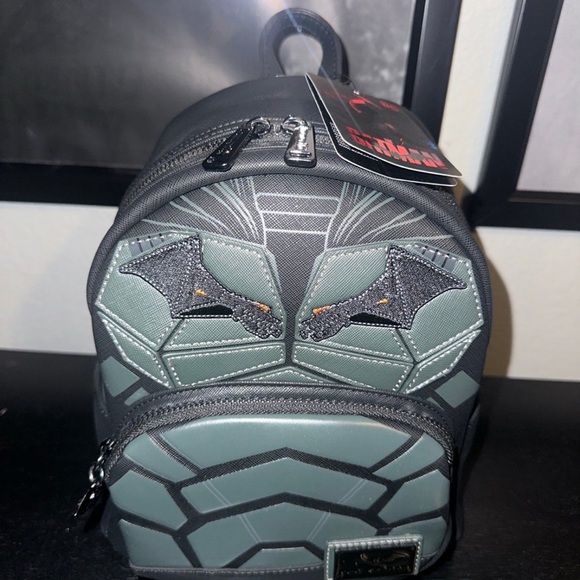 Loungefly The Batman Backpack-NWT - Picture 1 of 7